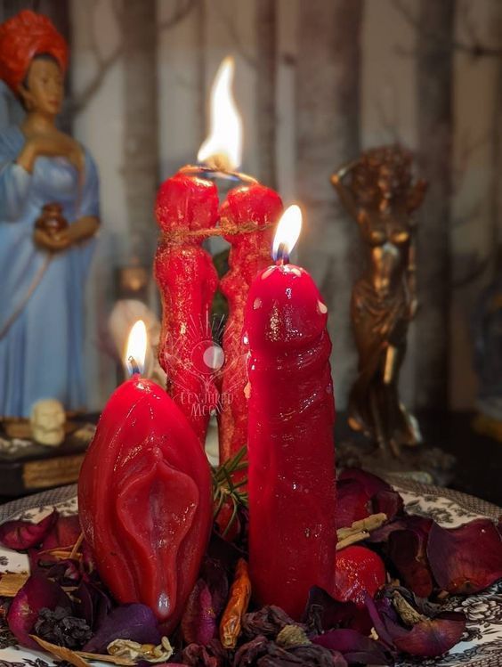 Amarre sexual y pasional con miel e hilos rojos